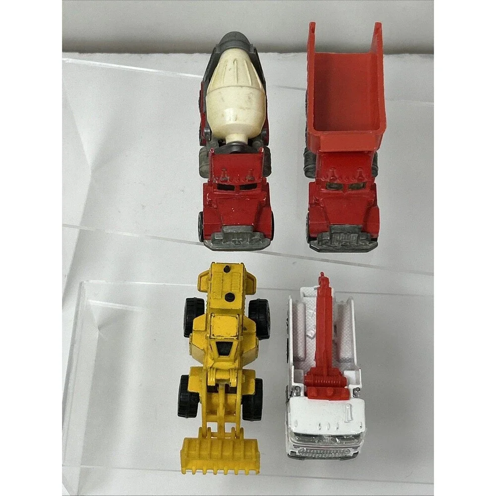 Vtg Hot Wheels Construction Lot Peterbilt Dump Cement Tow Truck Front Loader